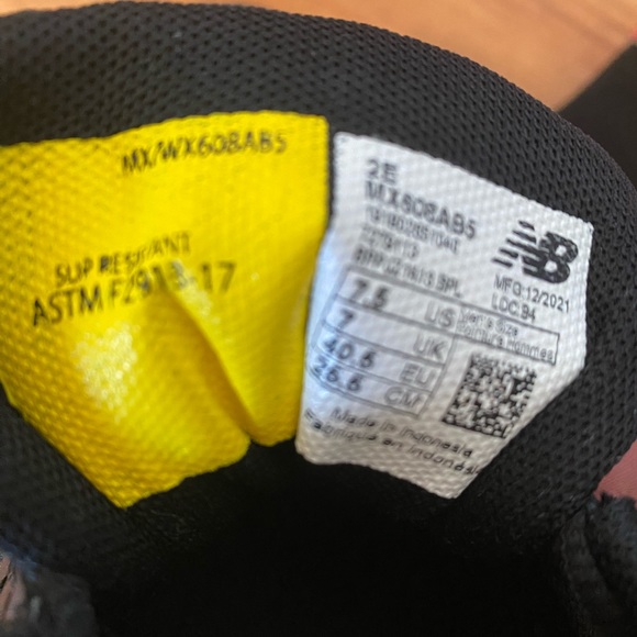 New balance black size 7.5 - Picture 3 of 3